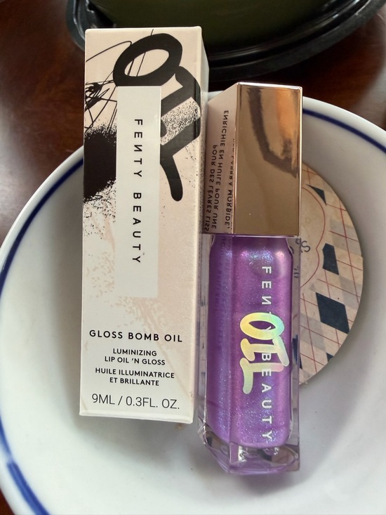 Fenty Beauty Other - Fenty Beauty Gloss Bomb Oil - Miss Jellyfish 02